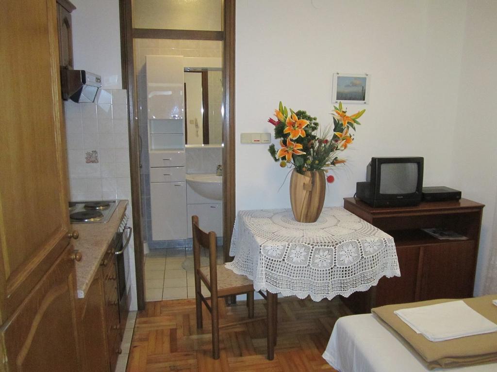 Apartments Antonia Malinska Δωμάτιο φωτογραφία